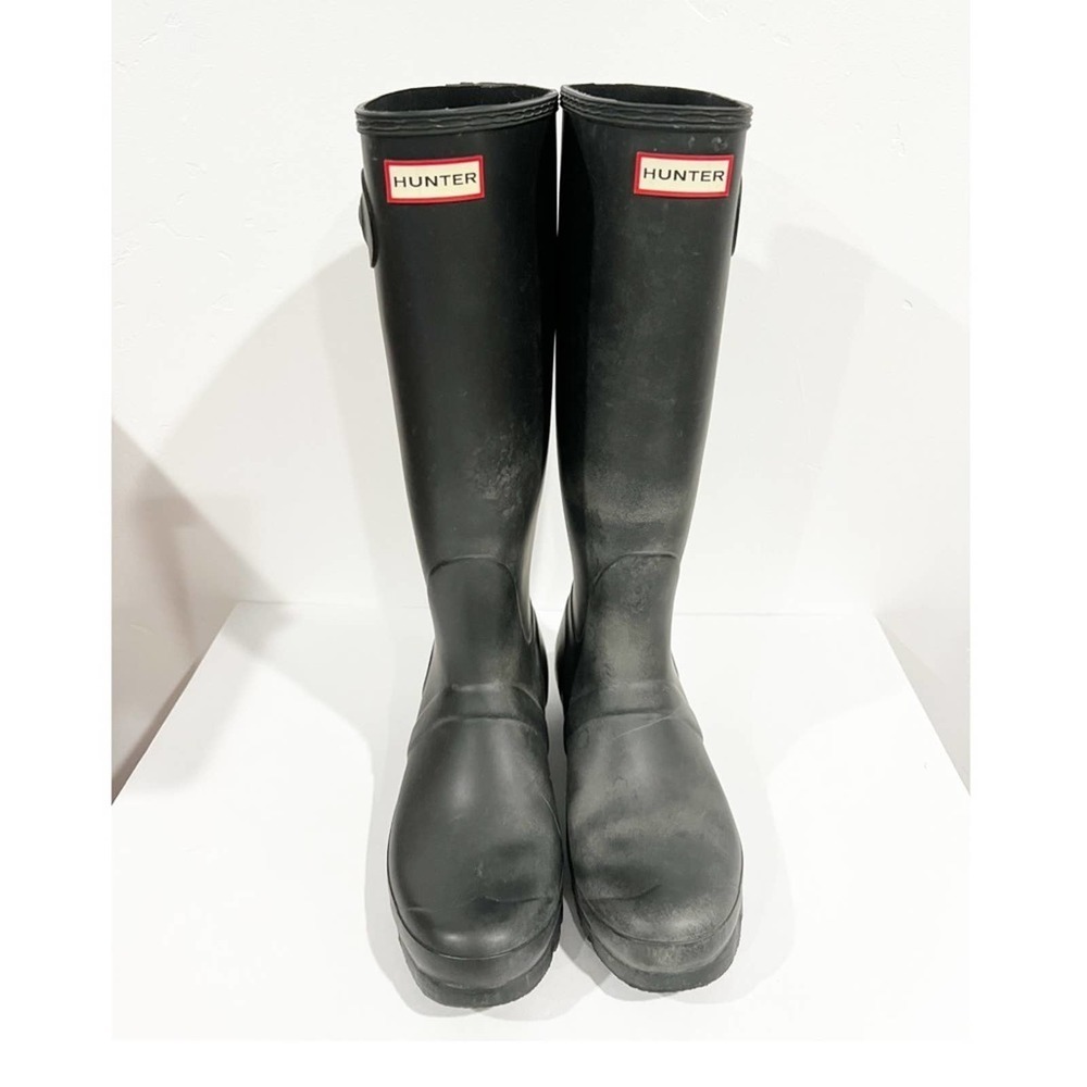 - Hunter Black Classic Boots
